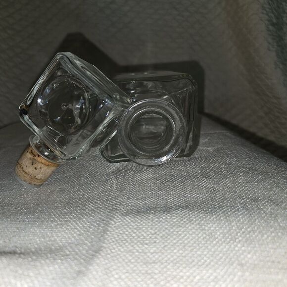 Vintage Glass Whiskey Decantur Art Deco Style Circular Pattern W/ Square Stopper - Picture 4 of 10